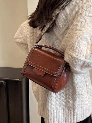 Damen Retro PU Leder Umhängetasche Mode Kleine Quadratische Handtasche Kontrastnähte Breiter Ethno Gurt Schultertasche