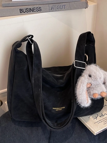 Bolso de Hombro y Cruzado Hobo de Cuero PU Retro para Mujer Bolso Dumpling de Gran Capacidad Con Colgante de Conejo de Felpa Decoración de Letras de Moda