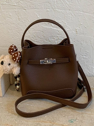 Sac Seau pour Femme en Cuir PU à Motif Litchi Sac à Bandoulière Minimaliste Avec Pendentif Ours en Peluche pour le Quotidien