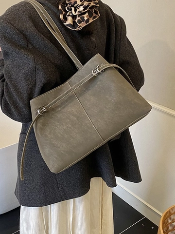 Sac Fourre-Tout Grande Capacité Style Wasteland Vintage Pour Femmes Sac à Épaule De Banlieue En Cuir PU Rétro Avec Boucle En Métal