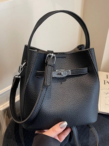 Damen Minimalistische PU Leder Beuteltasche Mit Litschiprägung Silber Drehverschluss Einzelgriff Verstellbarer Riemen Umhängetasche