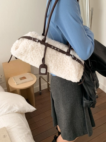 Women Faux Lamb Wool Tote Bag Large Capacity Plush Underarm Shoulder Bag With Leather Strap Fashion Cylinder Pillow Bag