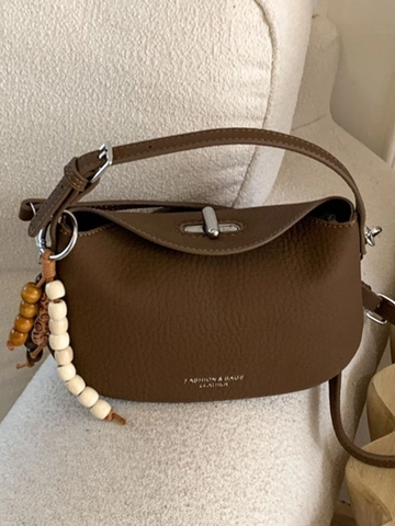 Sac Bandoulière Vintage en Cuir PU pour Femmes Sac Hobo Minimaliste Grain Litchi Avec Pendentif en Perles de Bois Sac à Épaule Décontracté