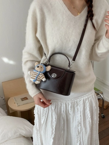 Sac Bandoulière Élégant en Cuir PU pour Femme Sac Boîte à la Mode Avec Pendentif Ours en Peluche Fermeture à Verrou pour le Quotidien