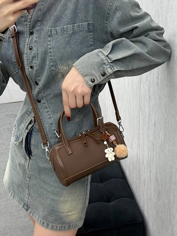 Borsa Boston da Donna in Pelle PU e Tessuto Giuntato Borsa a Tracolla a Cilindro Versatile Con Ciondolo a Orso