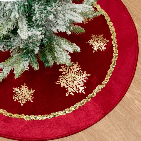 Red Christmas Tree Skirt Gold Sequin Snowflake Polyester Festive Floor Mat Decor American Style Luxurious Holiday Accessory
