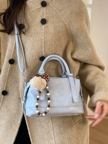 Sac Boston Vintage en Cuir PU pour Femmes Grande Capacité Sac à Bandoulière Avec Pendentif en Peluche Sac à Main Fourre-tout Voyage Quotidien