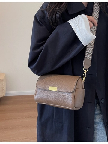 Dames Retro PU Leer Crossbody Tas Mode Brede Geweven Band Schouder Vierkante Tas Lychee Patroon Gouden Metalen Gesp Tas