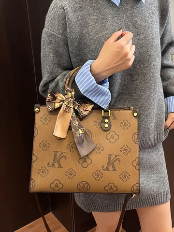 Vintage Monogram Tote Tas Voor Vrouwen PU Leer Bloemenprint Schoudertas Met Sjaal Decor Crossbody Tas Dagelijks Werk