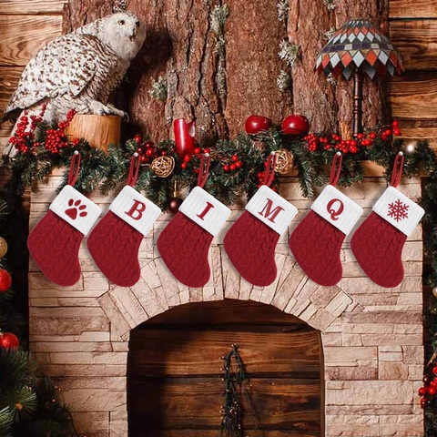 Calza di Natale Personalizzata in Maglia a Trecce Rossa Con Bordo Bianco Lettera Alfabeto Ricamata Decorazione Casa