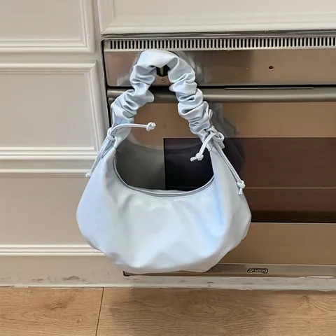 Borsa a Spalla Donna Arricciata di Tendenza Borsa Sottoascellare a Mezzaluna in Pelle PU Borsa Hobo Casual Con Manico Arricciato