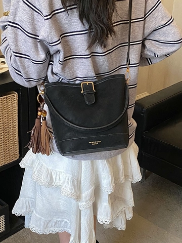 Vintage PU Leather Bucket Bag For Women Retro Minimalist Shoulder Crossbody Handbag With Tassel And Small Inner Pouch