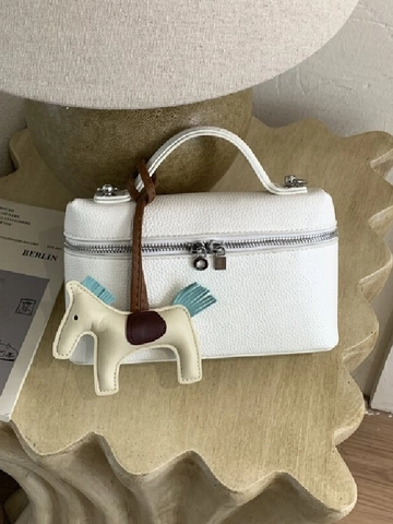 Sac Bandoulière Carré Femme Motif Litchi Minimaliste en Cuir PU Sac à Main Rétro Avec Pendentif Décoratif