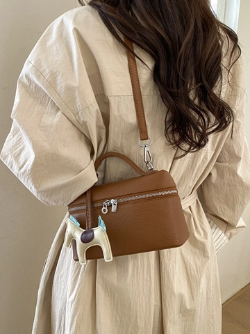 Sac Bandoulière Carré Femme Motif Litchi Minimaliste en Cuir PU Sac à Main Rétro Avec Pendentif Décoratif