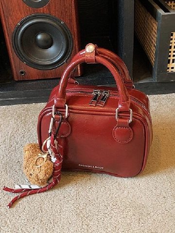 Borsa a Tracolla da Donna in Pelle PU Piccola Borsa a Tracolla Quadrata Con Ciondolo a Orso Versatile Borsa Boston Urban Semplice