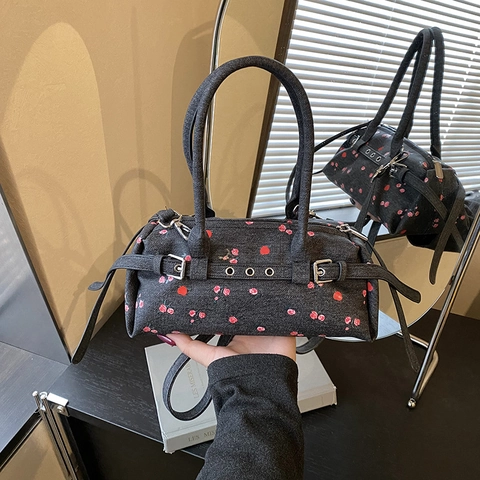 Sac Bandoulière Femme Vintage en Denim Fleuri Motif Rose Rétro Mini Sac Épaule Oreiller Petit Sac à Main Boston Décontracté