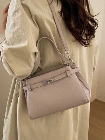 Dames Minimalistische Handtas Van Gekorreld PU-Leer Retro Trapeziumvormige Schoudertas Met Verstelbare Riem Commuter Tote Tas Voor Dames
