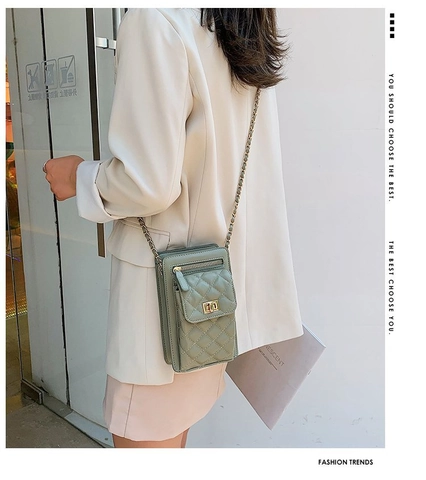 Women Quilted Crossbody Bag PU Leather Small Square Mobile Phone Bag Shoulder Bag With Metal Chain Strap Turn Lock
