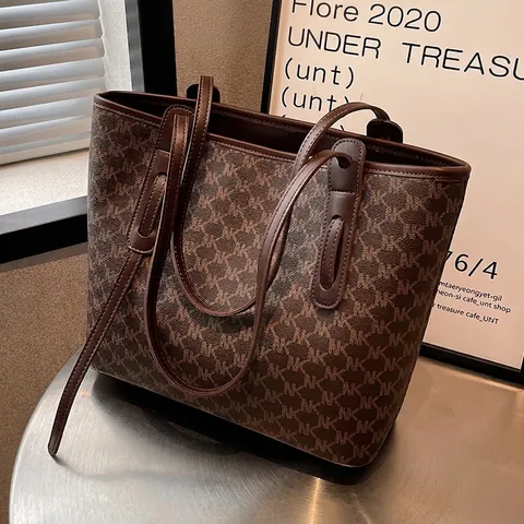 Borsa Tote da Donna a Grande Capacità in Pelle PU Urban Casual Con Monogramma NK Stampa Lettere Borsa a Spalla per Scuola Lavoro