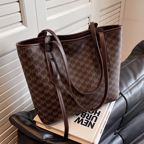 Borsa Tote da Donna a Grande Capacità in Pelle PU Urban Casual Con Monogramma NK Stampa Lettere Borsa a Spalla per Scuola Lavoro