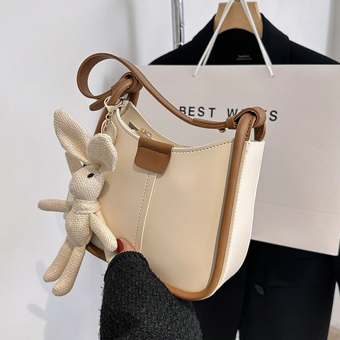 Borsa Sottobraccio in Pelle PU Trendy Donna Borsa a Spalla Minimalista a Mezzaluna Tracolla Versatile Con Ciondolo a Coniglio