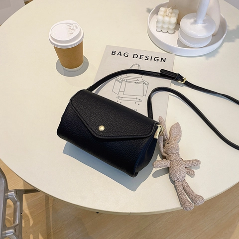 Dames Kiezelnerf PU-Leder Crossbodytas Enveloppeklep Kleine Vierkante Tas Met Gouden Gesp En Konijnenhanger
