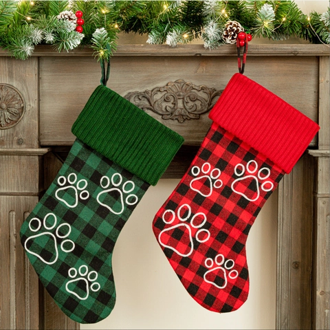 Buffalo Plaid Christmas Stocking With Pet Paw Print Design Polyester Knitted Hanging Sock For Christmas Party Decoration