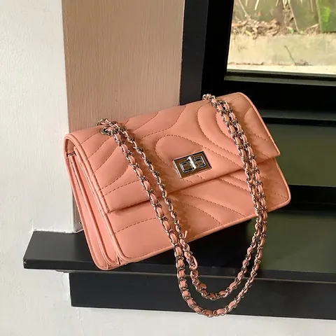 Women Quilted Chain Crossbody Bag PU Leather Wave Pattern Small Square Shoulder Bag With Metal Lock Buckle Fashion Handbag