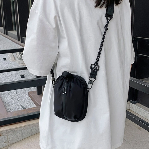 Minimalistische Nylon Kleine Umhängetasche Für Damen Herren Wasserdichte Handytasche Mit Verstellbarem Gurt Lässige Tasche