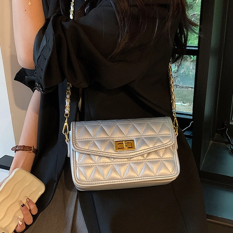 Damen Gesteppte Umhängetasche PU Leder Kette Schultertasche Mit Metallverschluss Quadratische Kleine Messenger Bag Für Reisen Street Daily