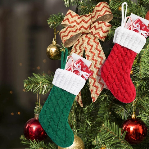 Chaussette de Noël Tricotée Porte-Couverts Motif Torsadé Mini Chaussette de Noël pour Décoration de Table de Fête