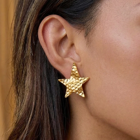 Gehämmerte Stern Und Mond Asymmetrische Ohrstecker Vergoldeter Edelstahl Wasserdicht Hypoallergen Schmuck Für Damen