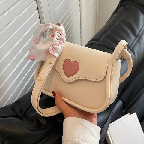 Mode Damen PU Leder Umhängetasche Süßes Herz Dekor Satin Schal Kleine Quadratische Schultertasche Mädchen Messenger Bag