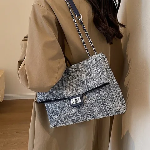 Vintage Denim Gesteppte Kette Umhängetasche Für Damen Luxus Große Kapazität Schultertasche Mit Metall Drehverschluss