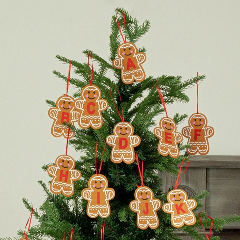 Adorno Navideño Personalizado Hombre de Jengibre de Fieltro Letra Alfabeto Roja Decoración de Árbol de Navidad