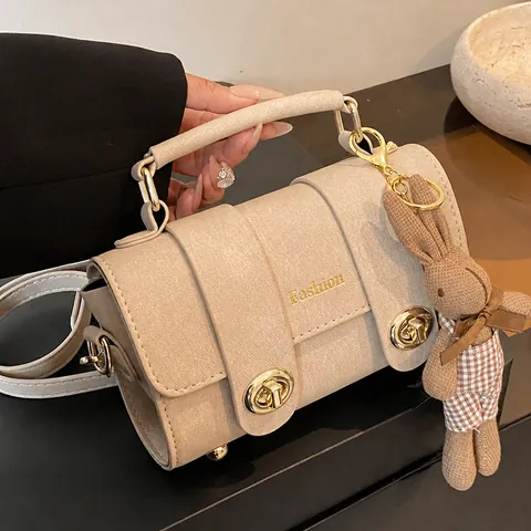 Fashion PU Leather Square Crossbody Bag Women Niche Design Shoulder Handbag With Rabbit Pendant Retro Small Tote Bag