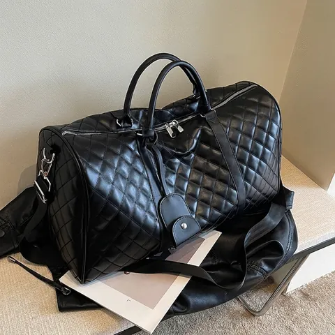 Large Capacity Quilted PU Leather Travel Bag For Women Solid Black Duffle Bag With Shoulder Strap Dry Wet Separation Luggage Bag