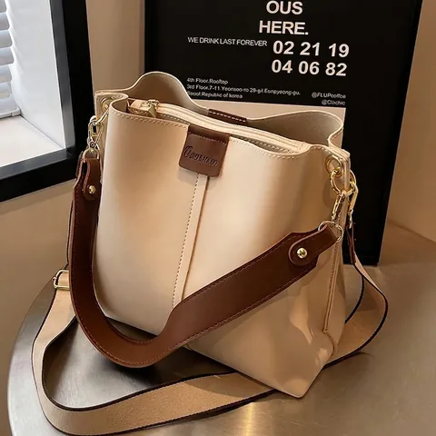 Women Large Capacity Bucket Bag Minimalist PU Leather Splicing Design Wide Strap Shoulder Crossbody Bag Gold Hardware