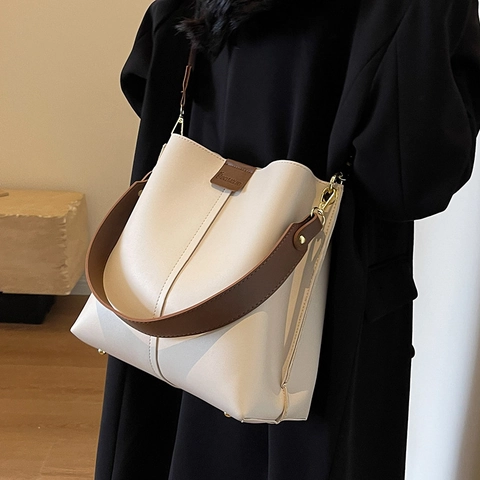 Women Large Capacity Bucket Bag Minimalist PU Leather Splicing Design Wide Strap Shoulder Crossbody Bag Gold Hardware