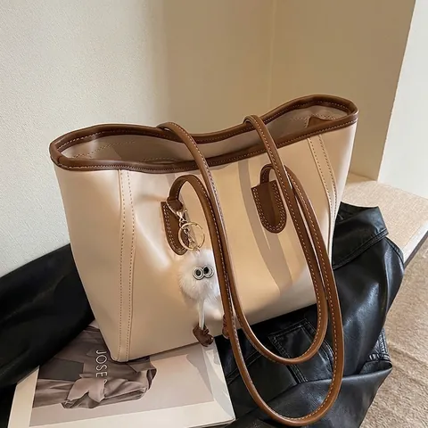 Damen Große Kapazität PU Leder Tote Bag Retro Minimalistische Schultertasche Mit Plüsch Monster Anhänger Für Pendeln Campus