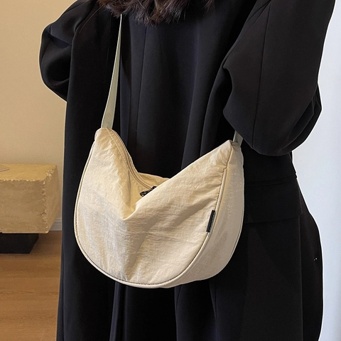 Women Nylon Hobo Bag Large Capacity Crescent Shoulder Bag Wide Adjustable Strap Wrinkled Texture Casual Crossbody Bag Fashion