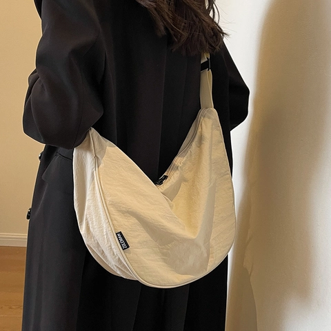 Women Nylon Hobo Bag Large Capacity Crescent Shoulder Bag Wide Adjustable Strap Wrinkled Texture Casual Crossbody Bag Fashion