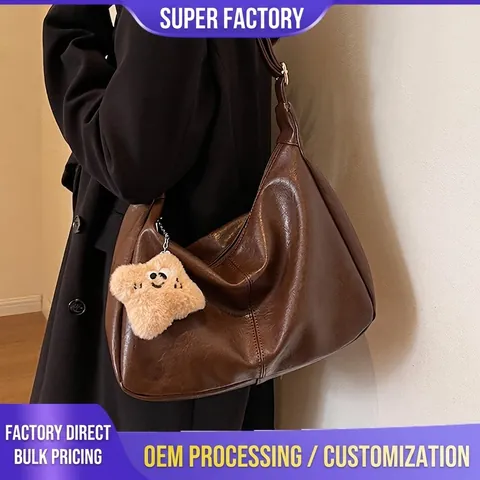 Damen Vintage PU Leder Schultertasche Große Kapazität Hobo Tasche Mit Stern Plüsch Anhänger Vielseitige Umhängetasche