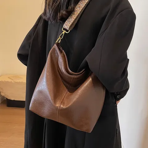 Borsa a Tracolla Retrò da Donna Grande Capacità in Pelle PU Tracolla Larga Ricamata Borsa a Secchiello Casual Borsa Tote