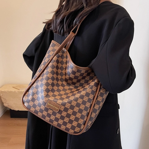 Borsa Tote Con Motivo Monogram Vintage Da Donna Grande Capacità Borsa A Spalla In Pelle PU Per Pendolarismo Viaggi Moda Mano