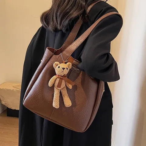 Women Vintage PU Leather Bucket Bag Large Capacity Retro Pebble Texture Shoulder Crossbody Bag With Cute Bear Charm