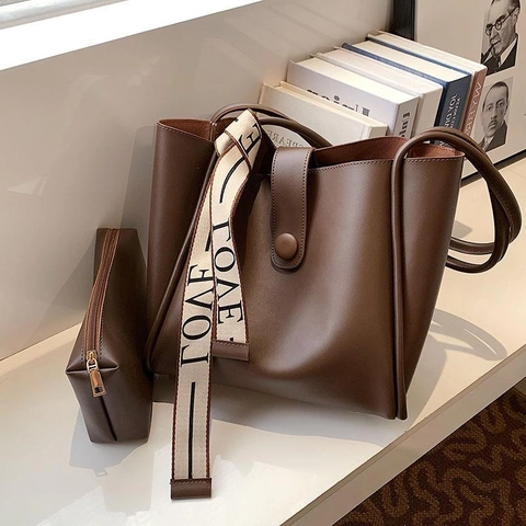Sac Fourre-tout pour Femmes en Cuir PU Grande Capacité Décoration de Ruban Lettres LOVE Sac à Bandoulière Urbain Mode
