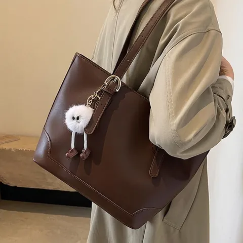 Sac Cabas Mode Grande Capacité en Cuir PU Sac à Épaule Avec Pendentif Monstre Peluche Navette Décontracté Travail École