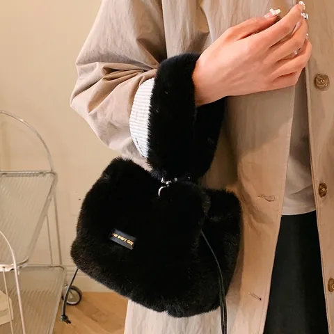 Women Faux Fur Plush Bucket Bag Soft Shaggy Handbag With Chain Shoulder Strap Solid Color Winter Casual Bag