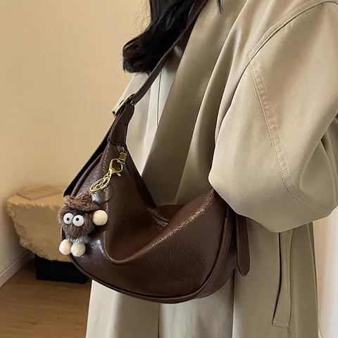 Borsa Hobo Donna Vintage in Pelle PU a Mezza Luna Grande Capacità Borsa a Tracolla Con Portachiavi Peluche Mostro Tinta Unita